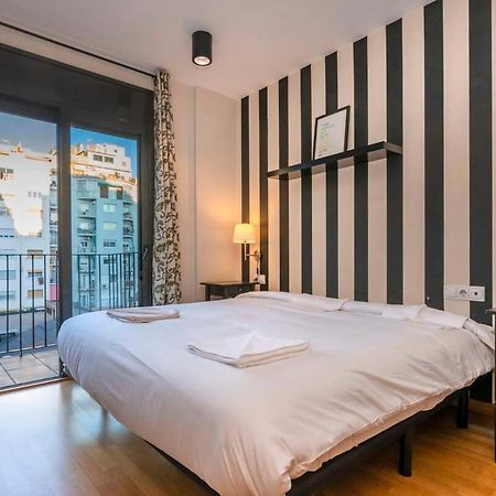 Modern And Bright Apartment In Eixample 3-1 Барселона Екстер'єр фото