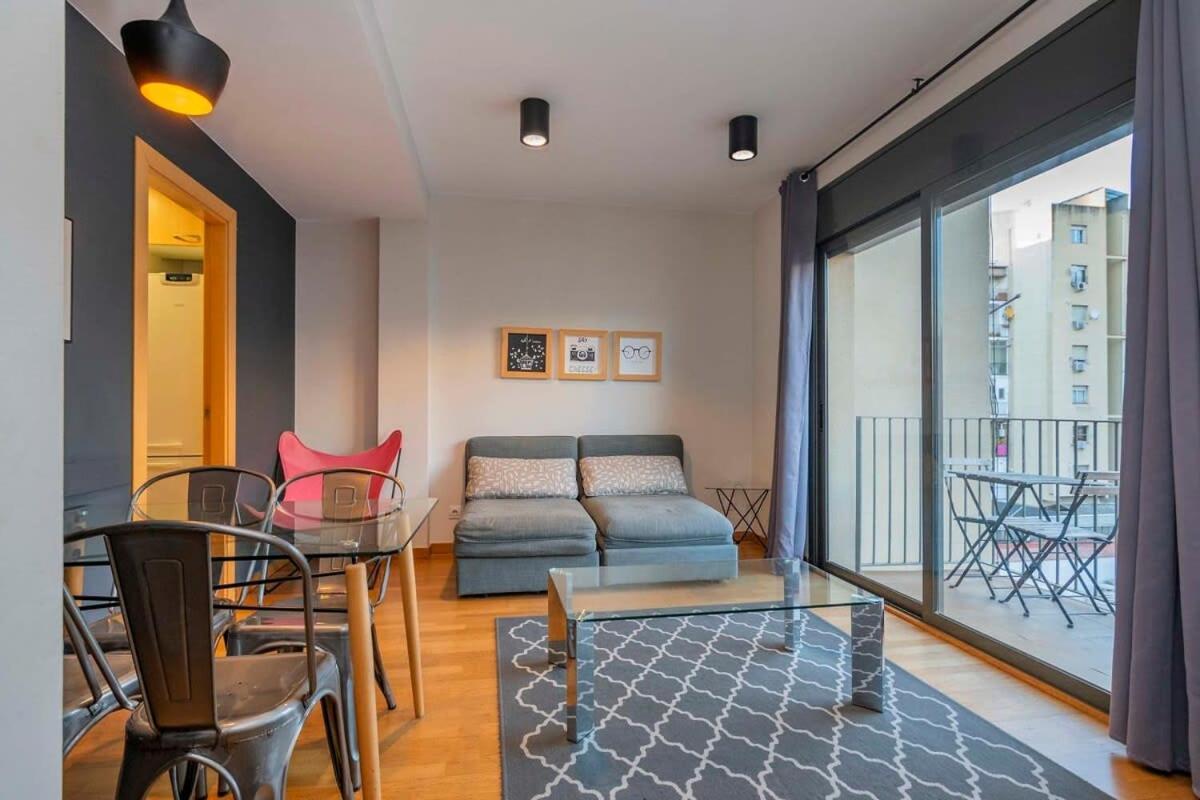 Modern And Bright Apartment In Eixample 3-1 Барселона Екстер'єр фото